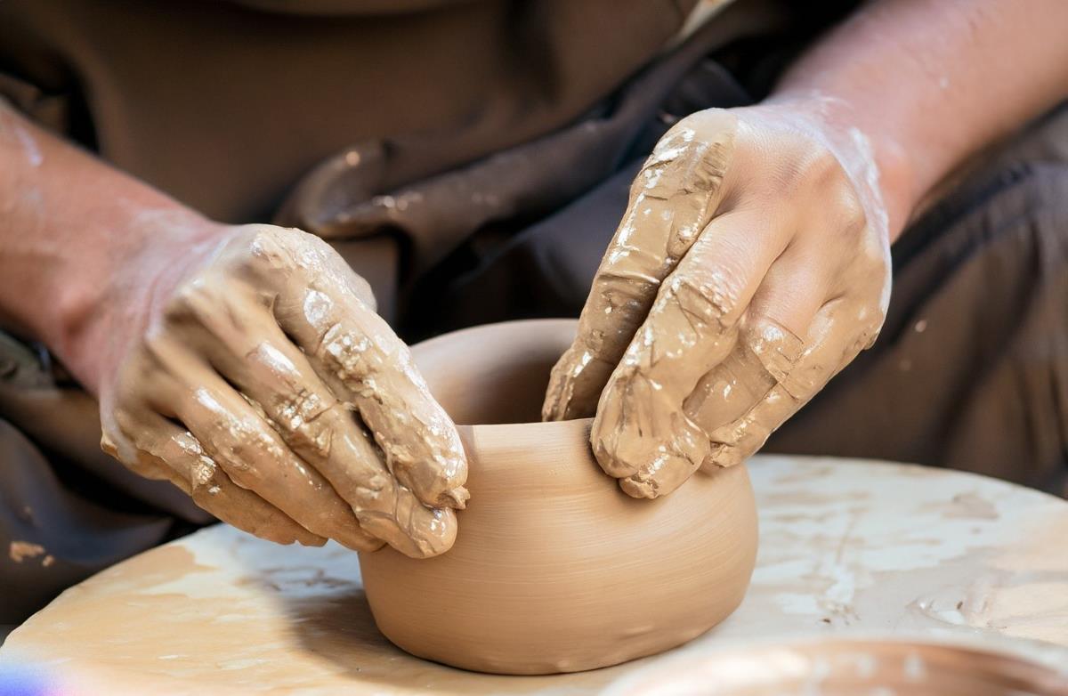 Rajasthan pottery, showcasing traditional hand-crafted pieces, reflecting the region's rich artistic heritage and craftsmanship.